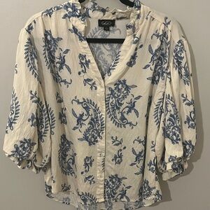 GiGio Blouse with Blue Floral Design with ruffle sleeves